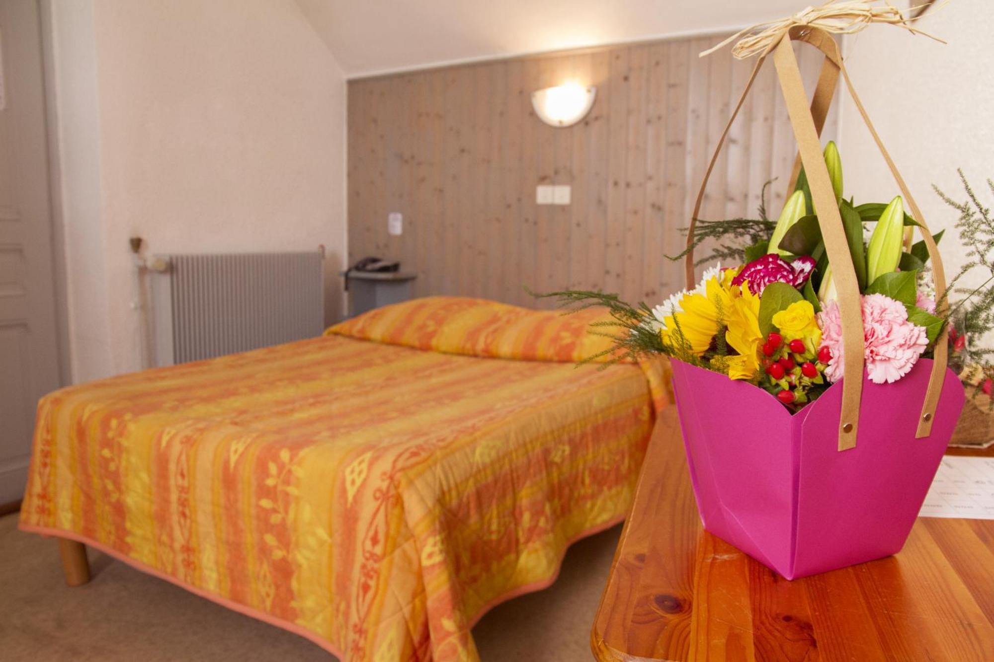 Hotel De La Grotte Aix-les-Bains Room photo